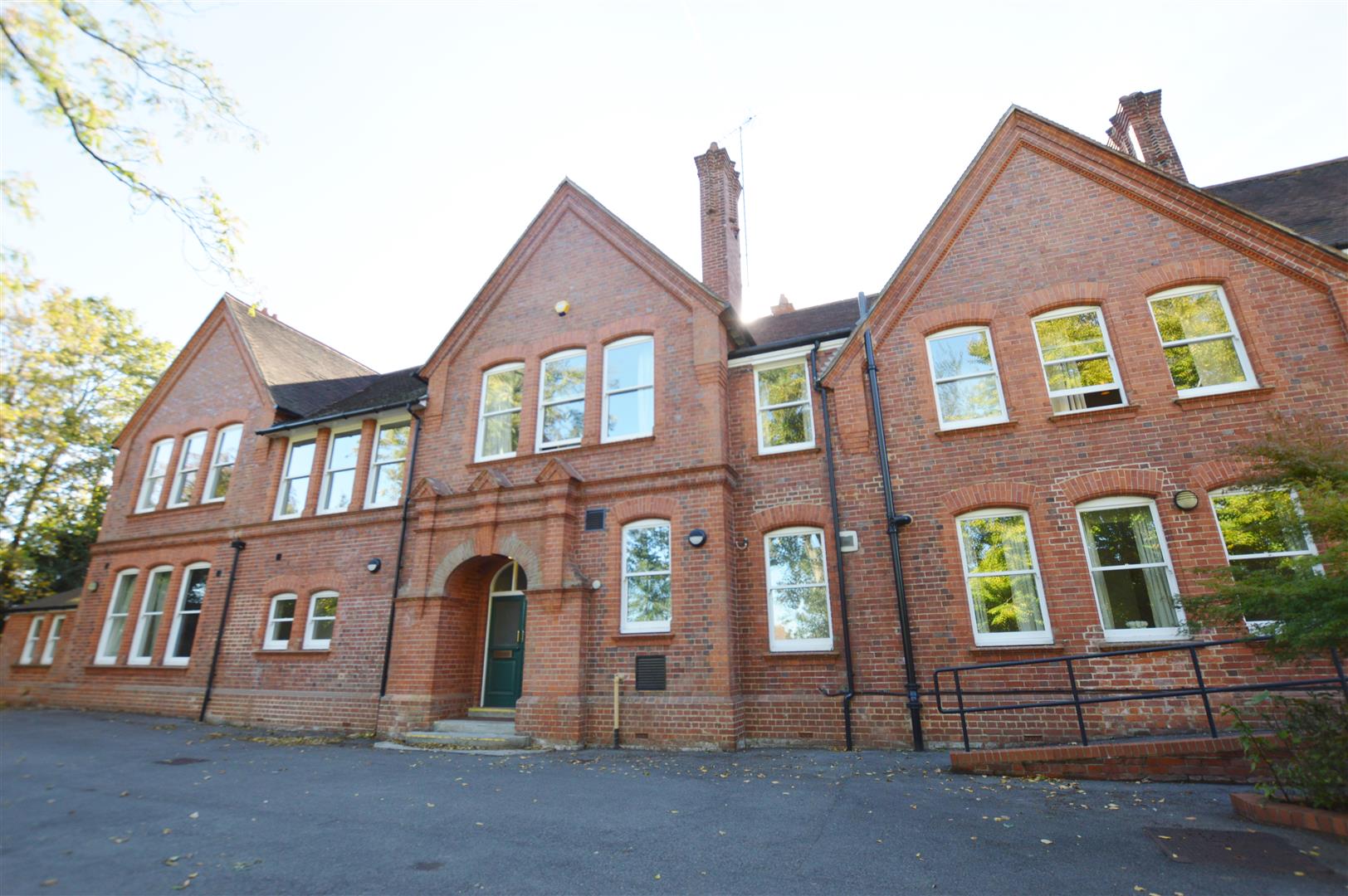 Flat Upper Redlands Road in Reading
