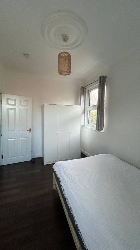 Room Hermon Hill in Greater London