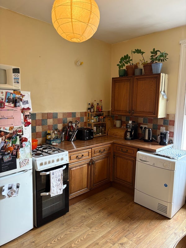 Room Reighton Road in Greater London