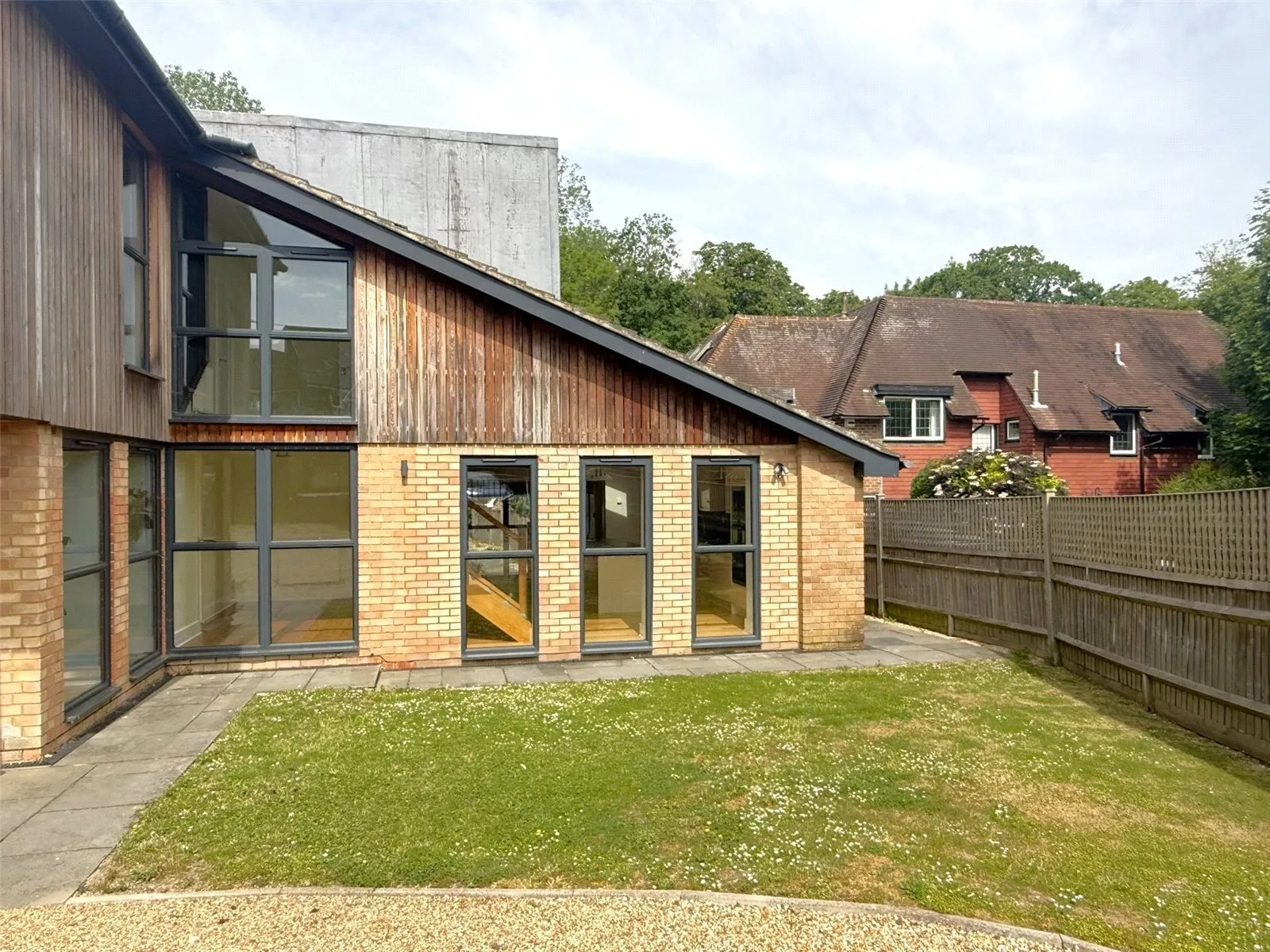 House Coldharbour Road in Wealden