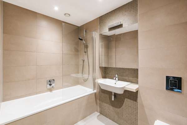 Flat Goswell Road in Greater London
