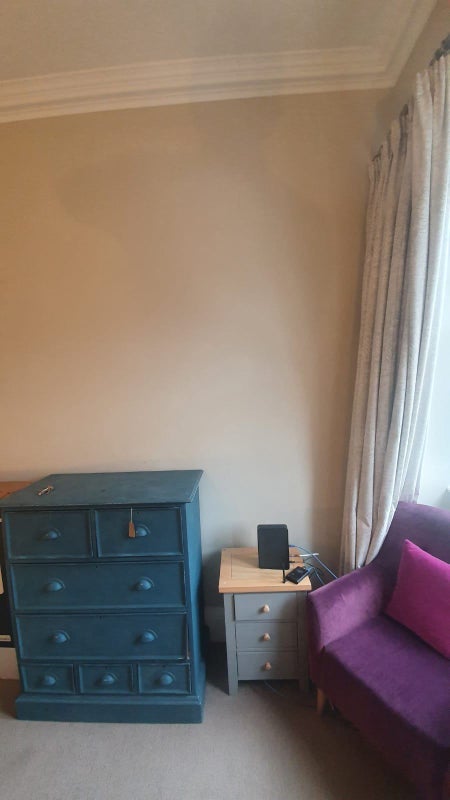 Room Earl's Court Road in Greater London
