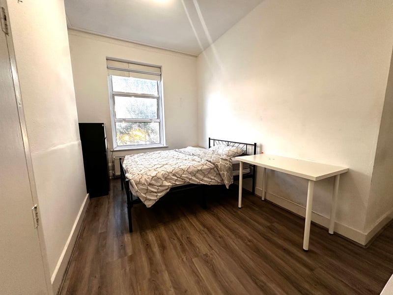 Room Hornsey Road in Greater London