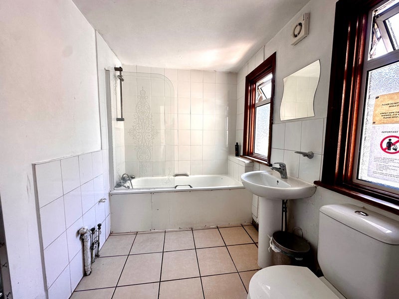 Room Hornsey Road in Greater London