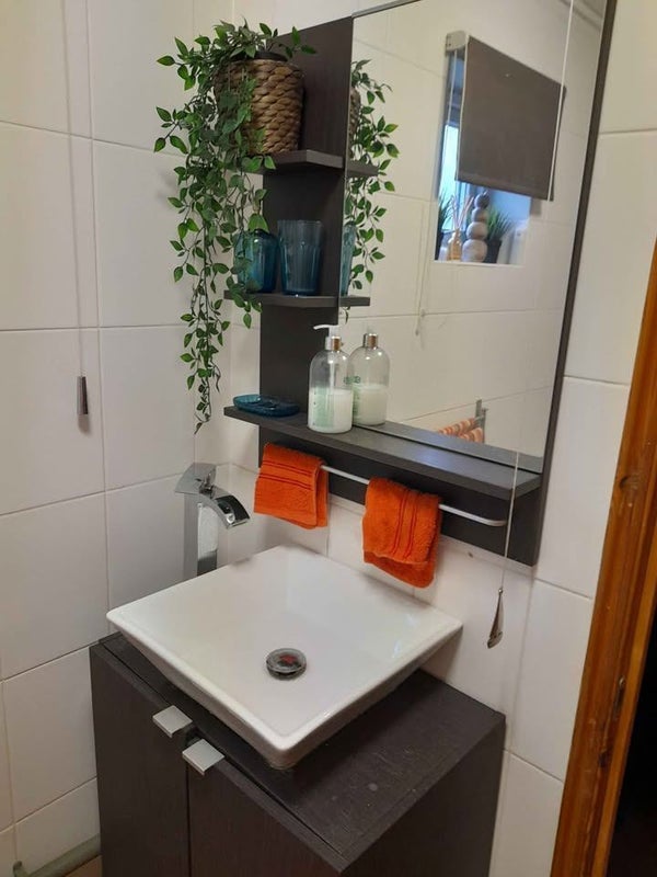 Room Somertrees Avenue in Greater London
