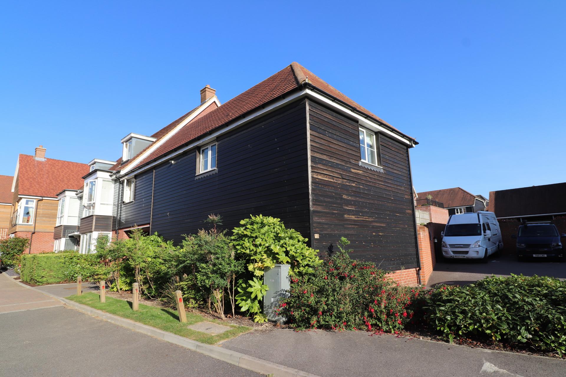 Flat Queenstock Lane in Wealden
