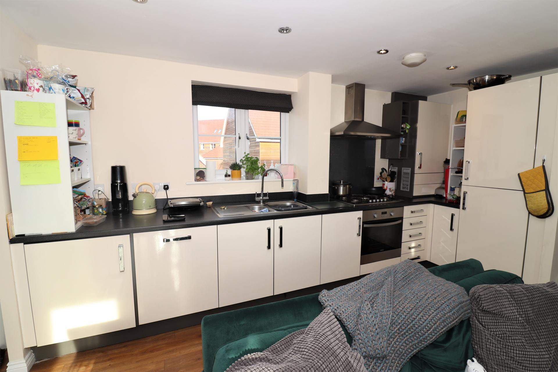 Flat Queenstock Lane in Wealden