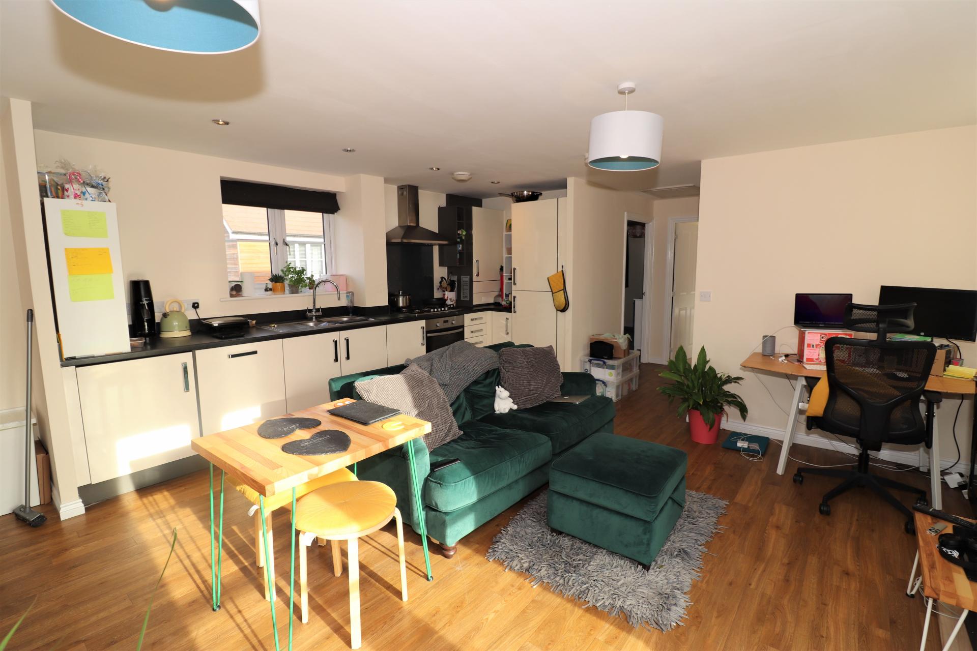 Flat Queenstock Lane in Wealden