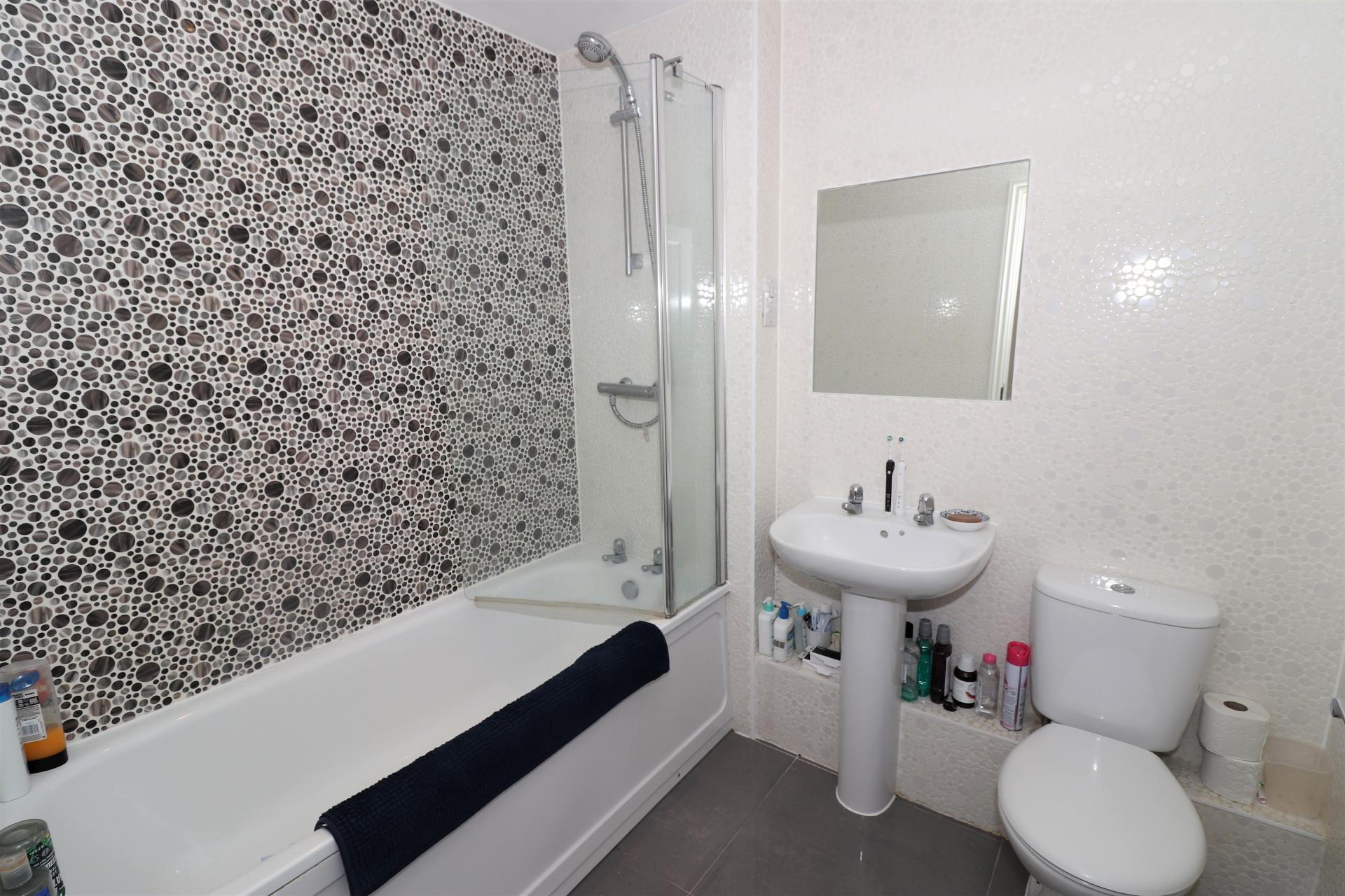 Flat Queenstock Lane in Wealden