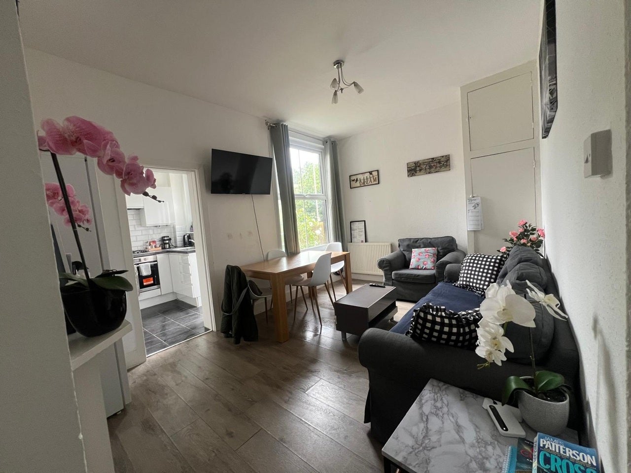 Flat Arthur Road in Greater London