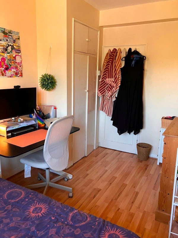 Room Tyssen Street in Greater London