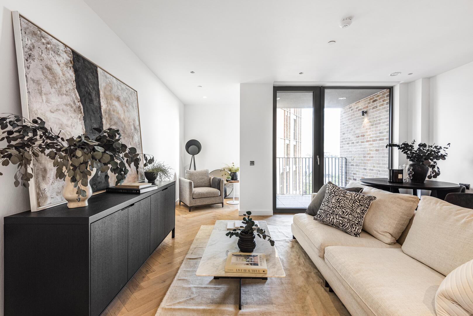 Flat Dudden Hill Lane in Greater London