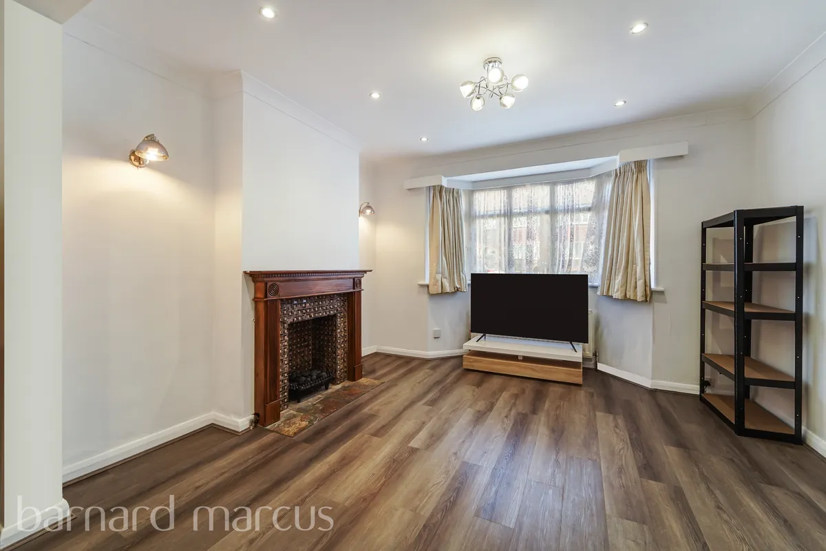 House Shaldon Drive in Greater London