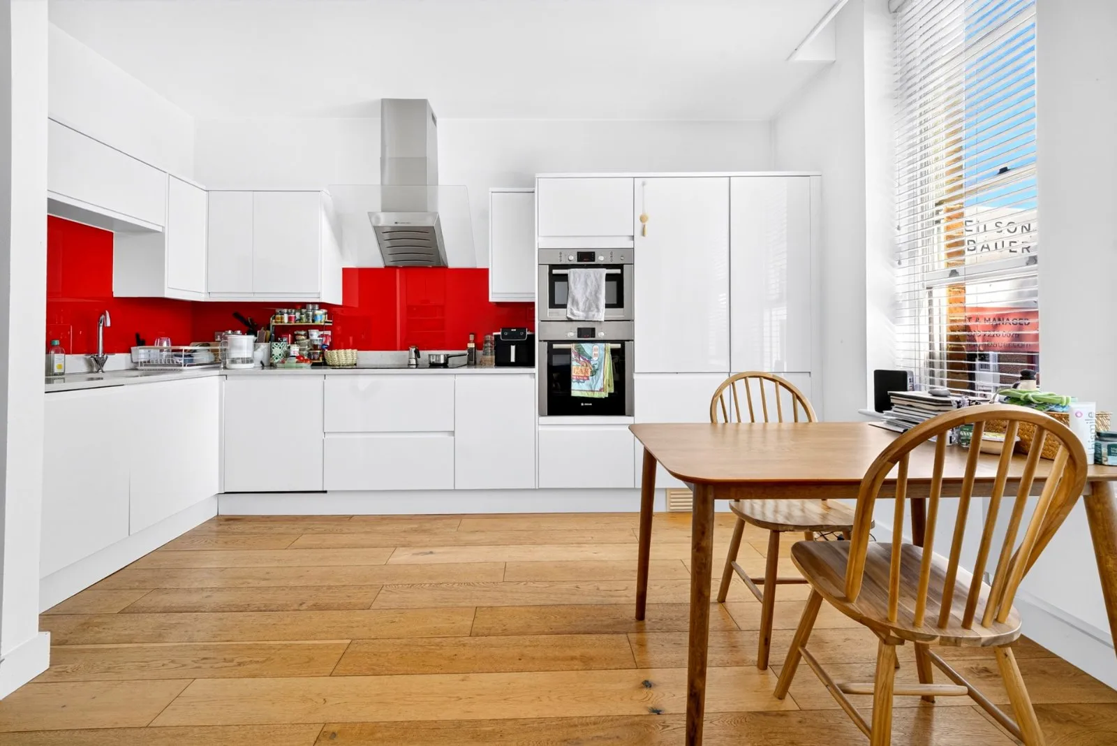 Flat Upper Street in Greater London