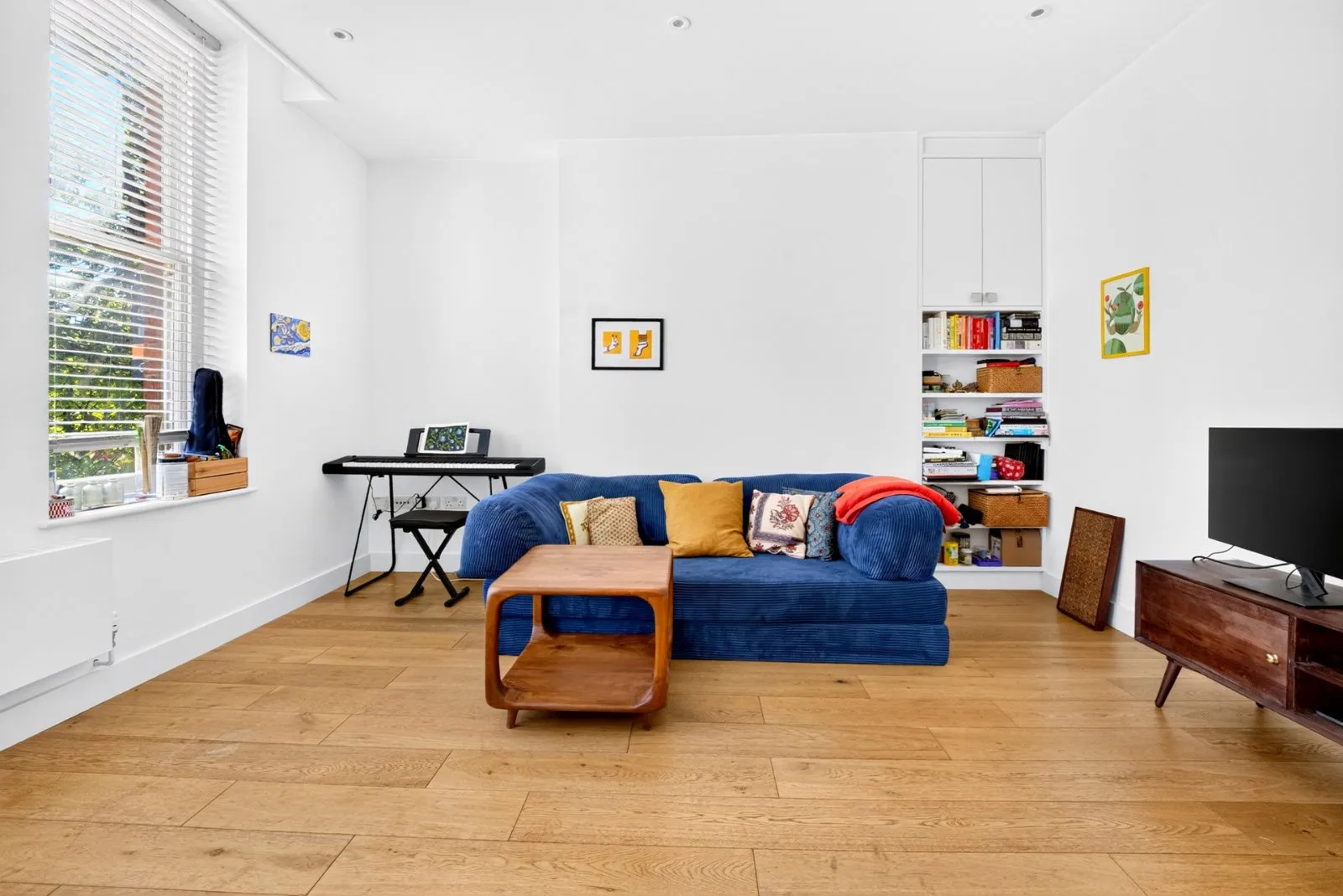 Flat Upper Street in Greater London