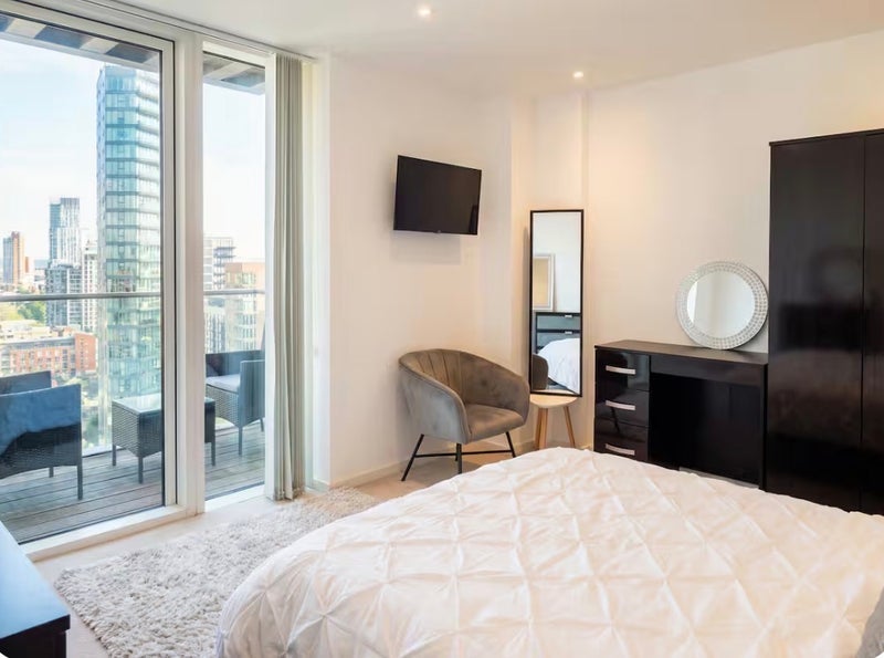 Flat Millharbour in Greater London
