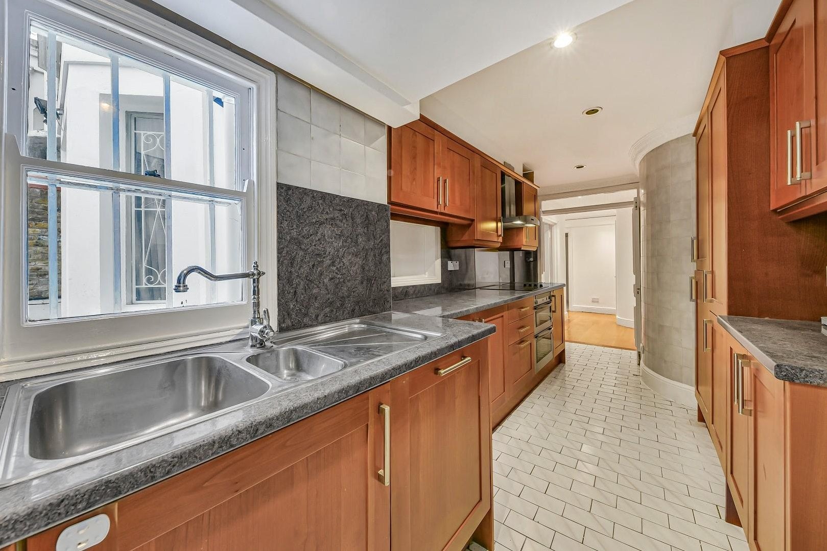 Flat Parkhill Road in Greater London