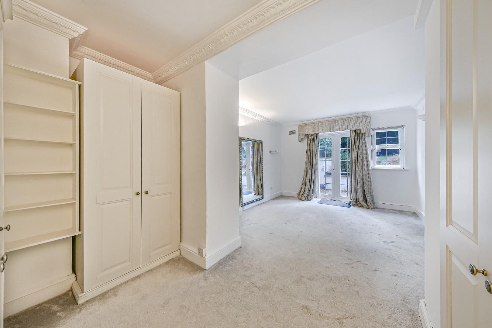 Flat Parkhill Road in Greater London