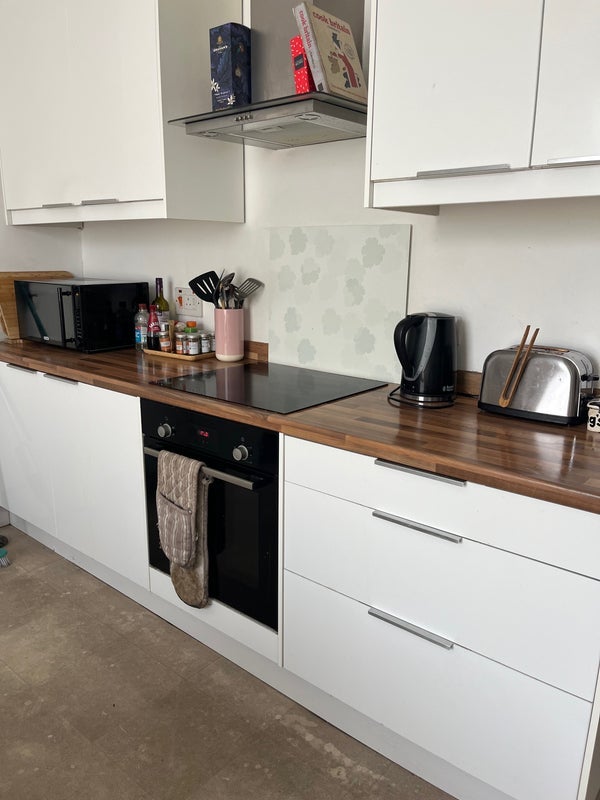 Room Percy Road in Greater London