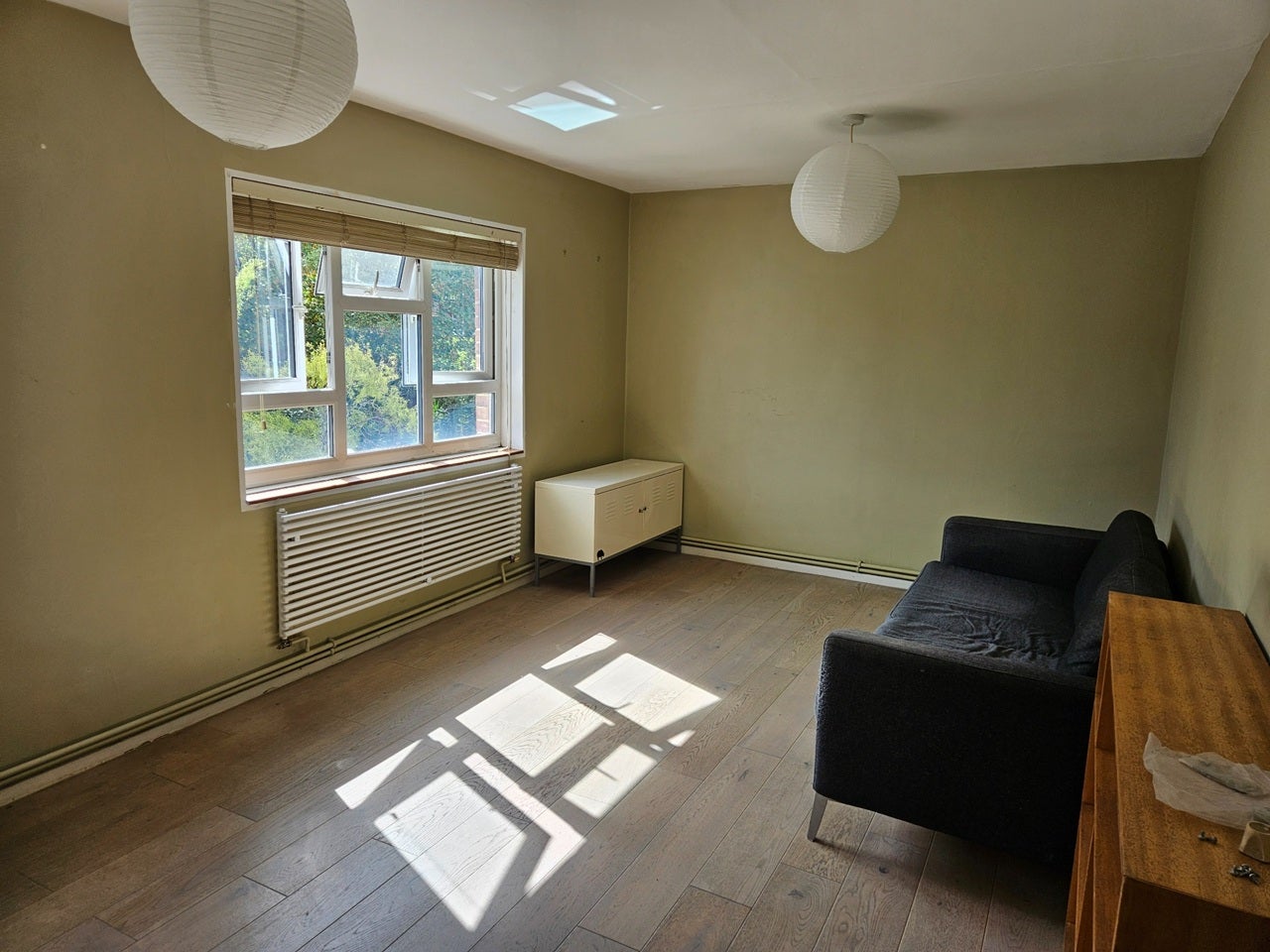 Flat Melrose Gardens in Greater London
