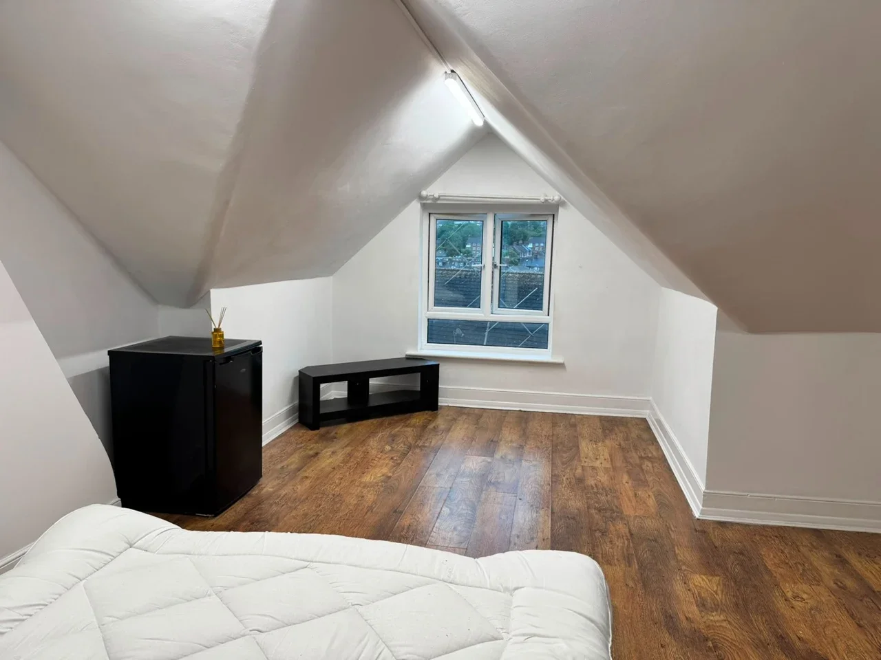 Room Bellingdon Road in Chesham