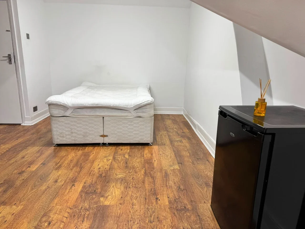 Room Bellingdon Road in Chesham