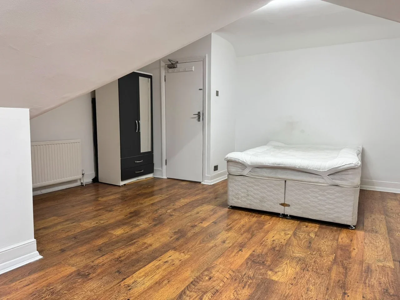 Room Bellingdon Road in Chesham