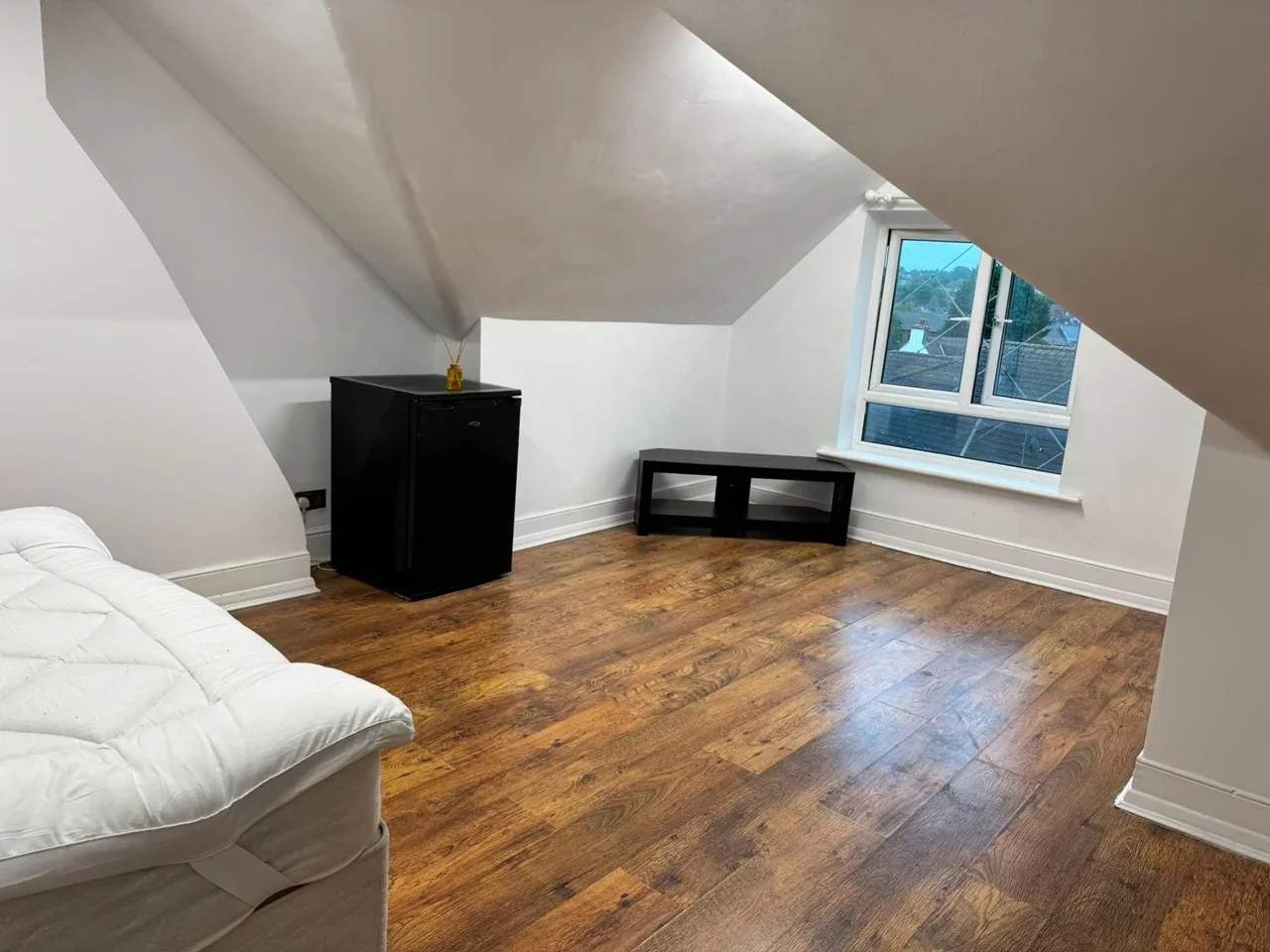 Room Bellingdon Road in Chesham