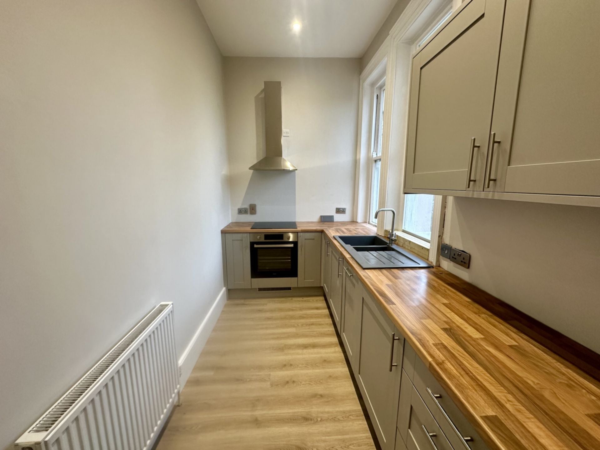 Flat Trinity Gardens in Folkestone and Hythe District