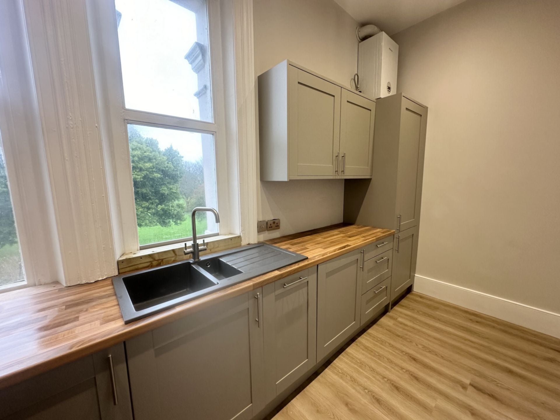 Flat Trinity Gardens in Folkestone and Hythe District