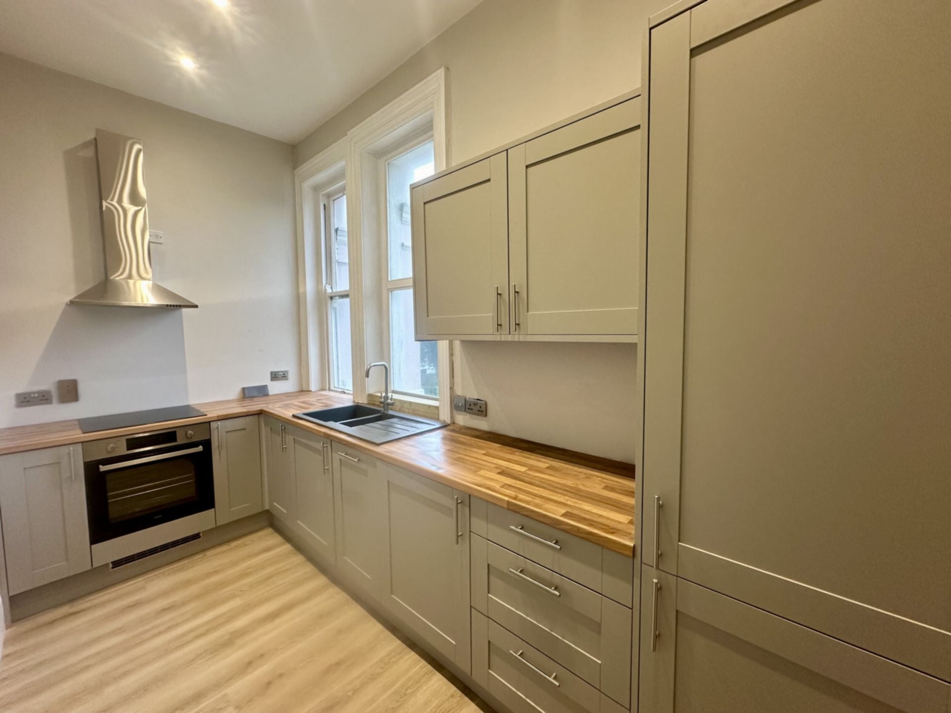 Flat Trinity Gardens in Folkestone and Hythe District