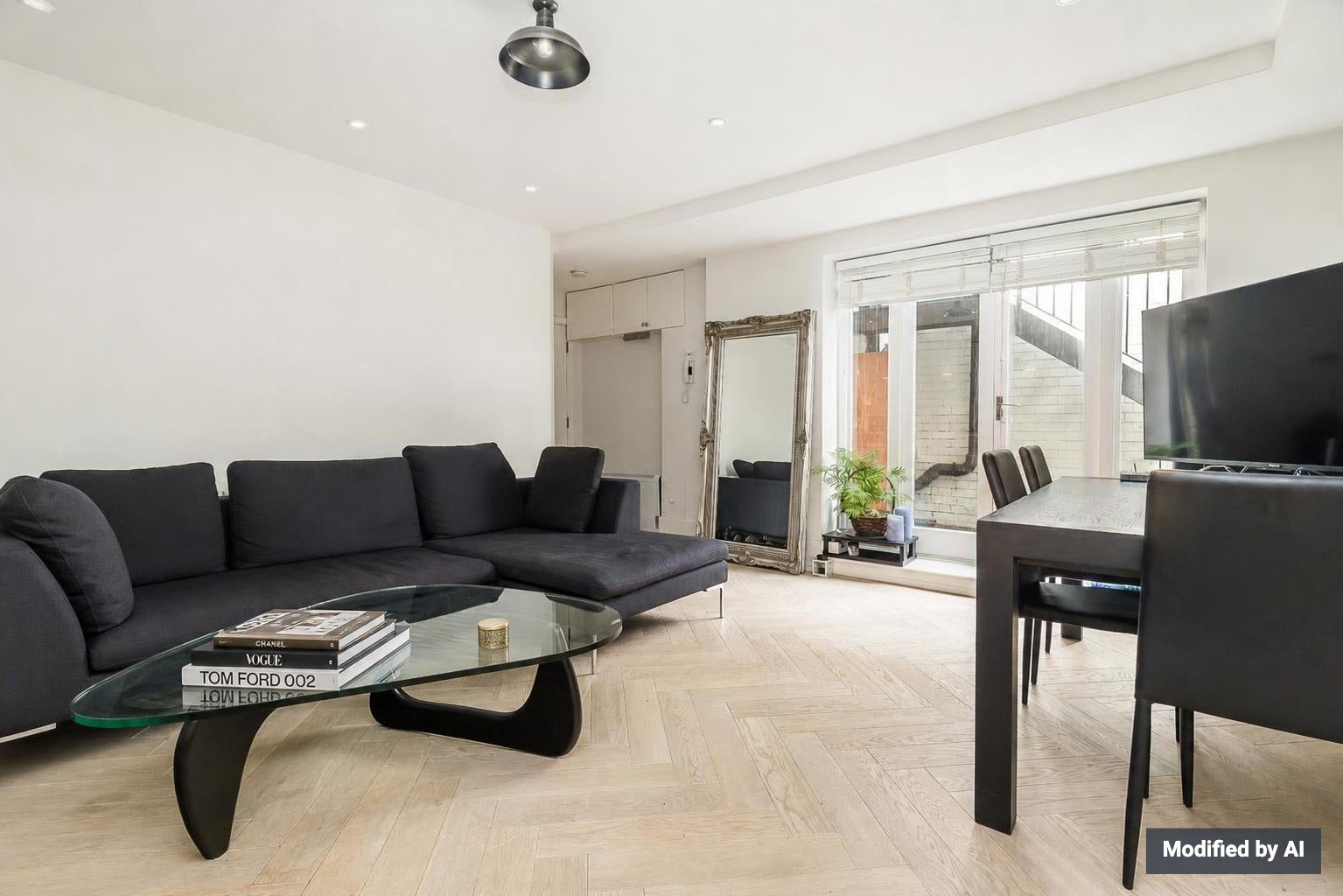 Flat Earlham Street in Greater London