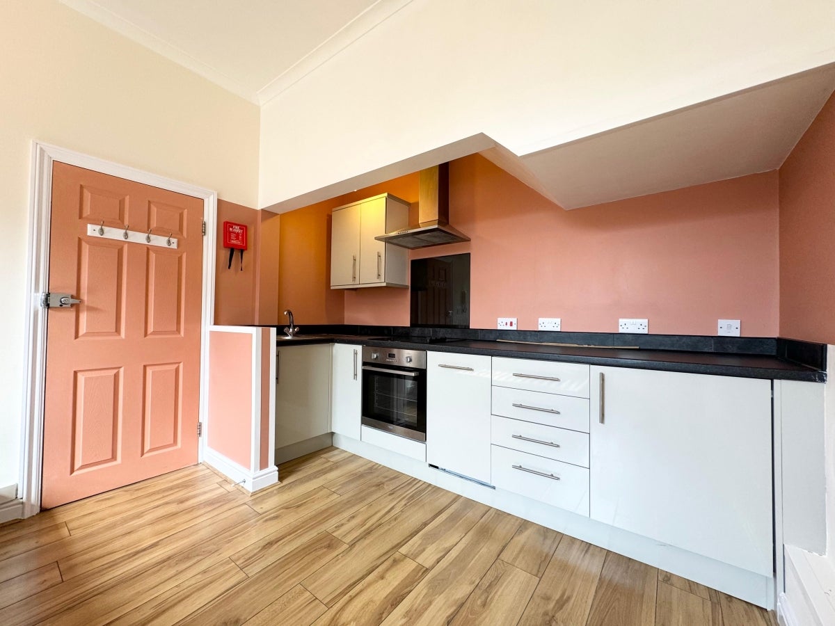Flat Hornsey Road in Greater London