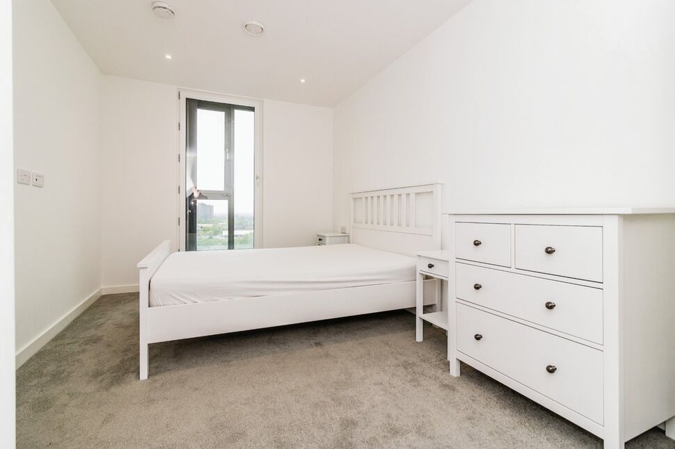 Flat Hattons Court in Trafford