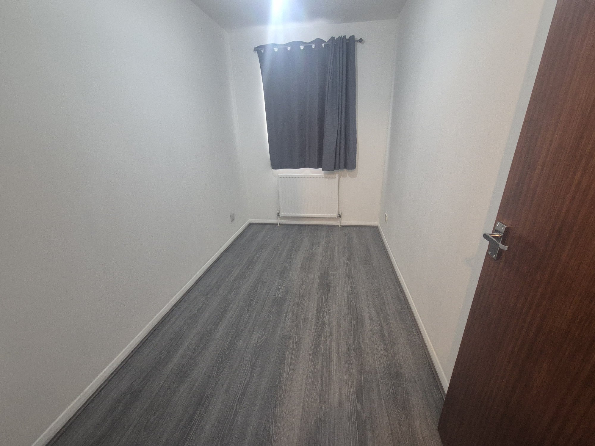 Flat Boleyn Road in Greater London