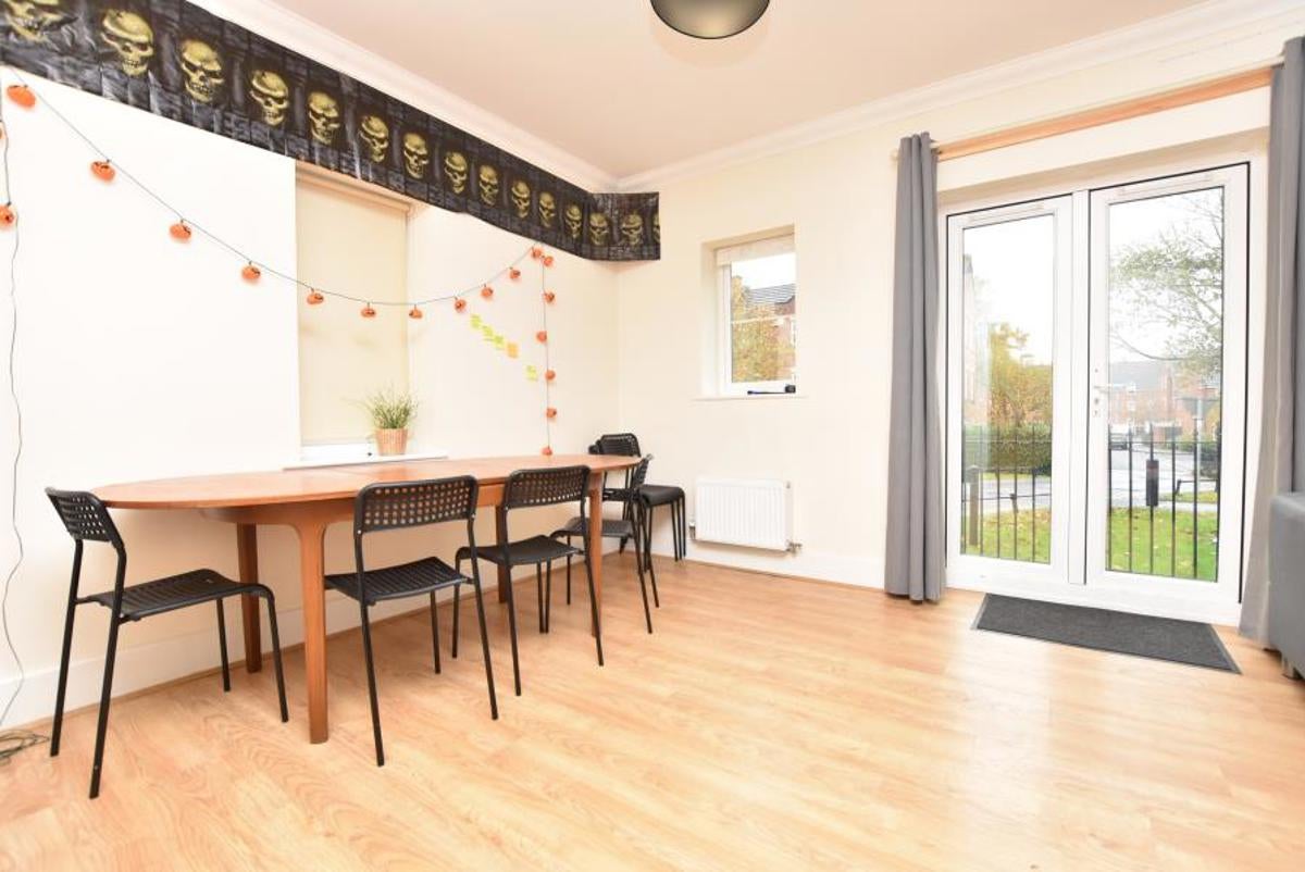 House Jekyll Close in Stoke Gifford