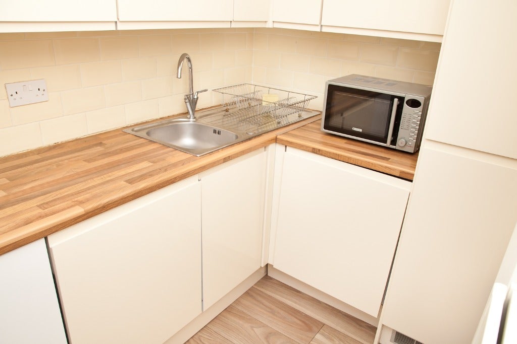 Flat Slateford Road in City of Edinburgh