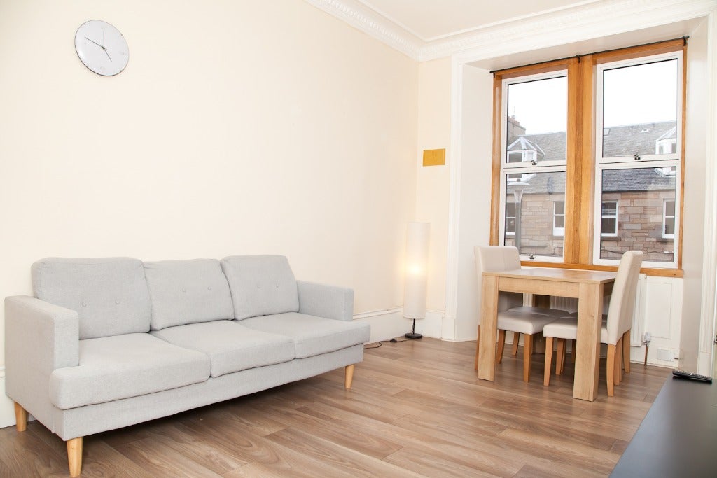 Flat Slateford Road in City of Edinburgh