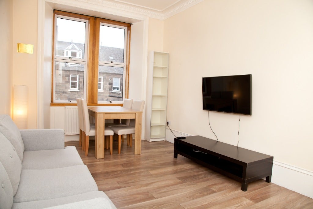Flat Slateford Road in City of Edinburgh