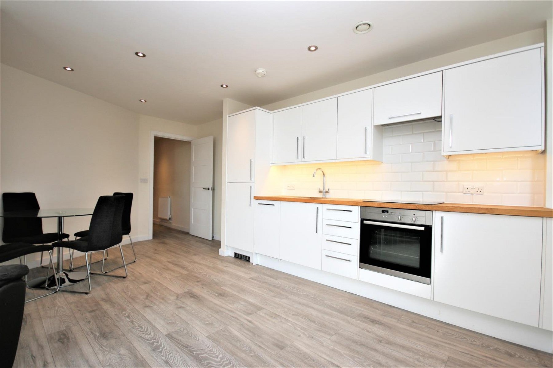 Flat Molesworth Street in Greater London
