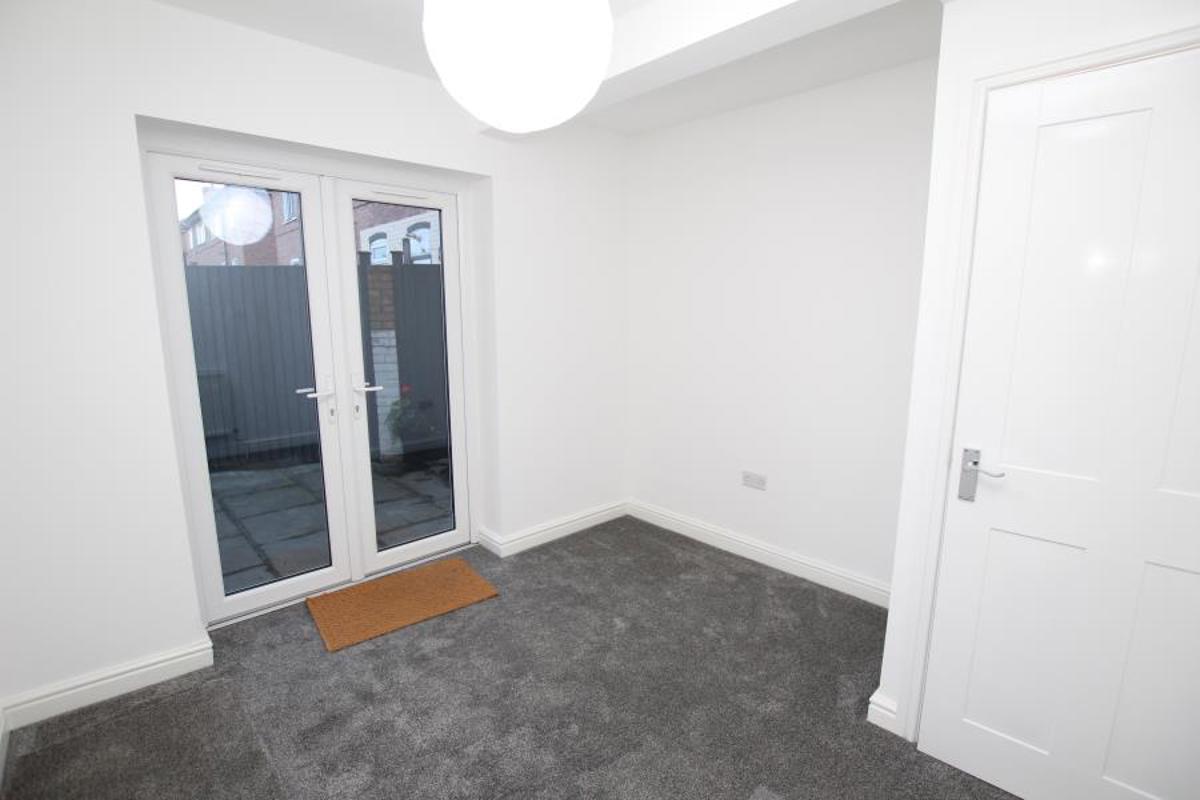 Flat Hillfields Avenue in Bristol