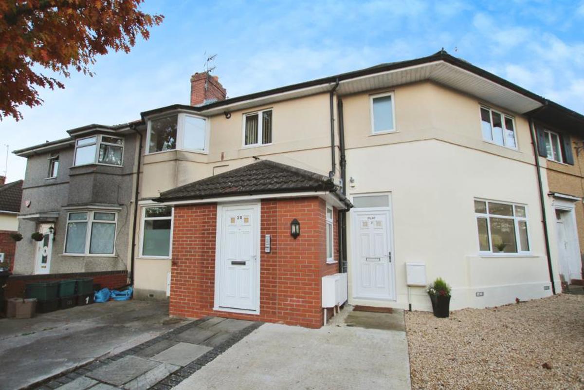 Flat Hillfields Avenue in Bristol
