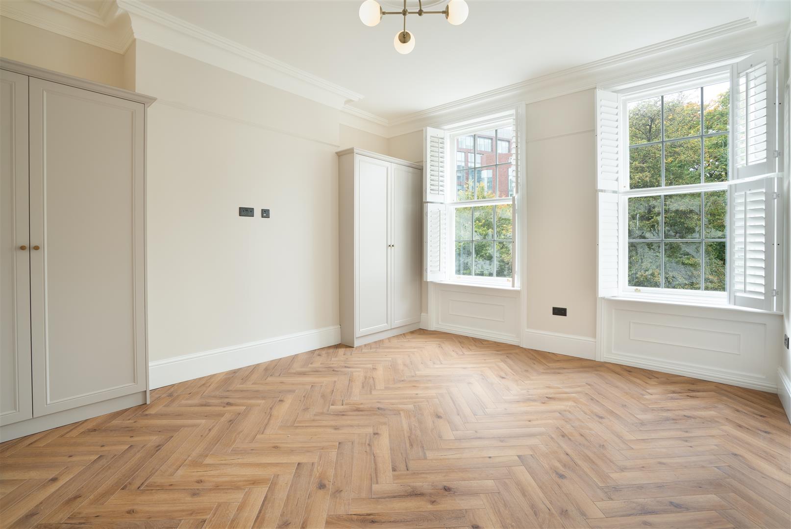 Flat Queen Square in Leeds