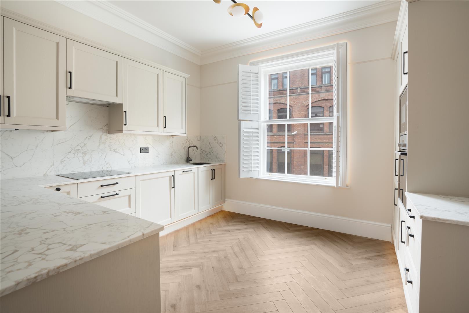 Flat Queen Square in Leeds