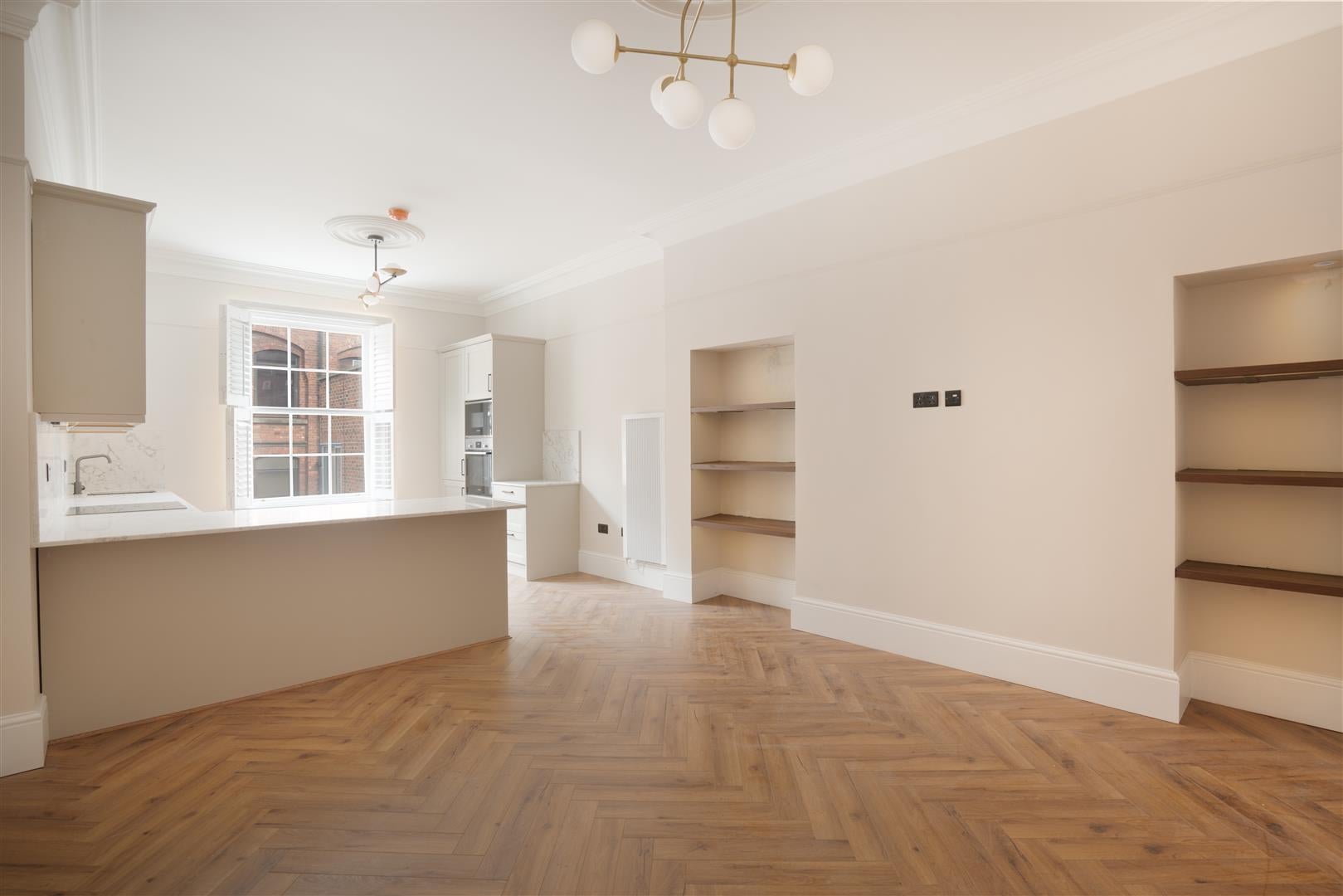 Flat Queen Square in Leeds