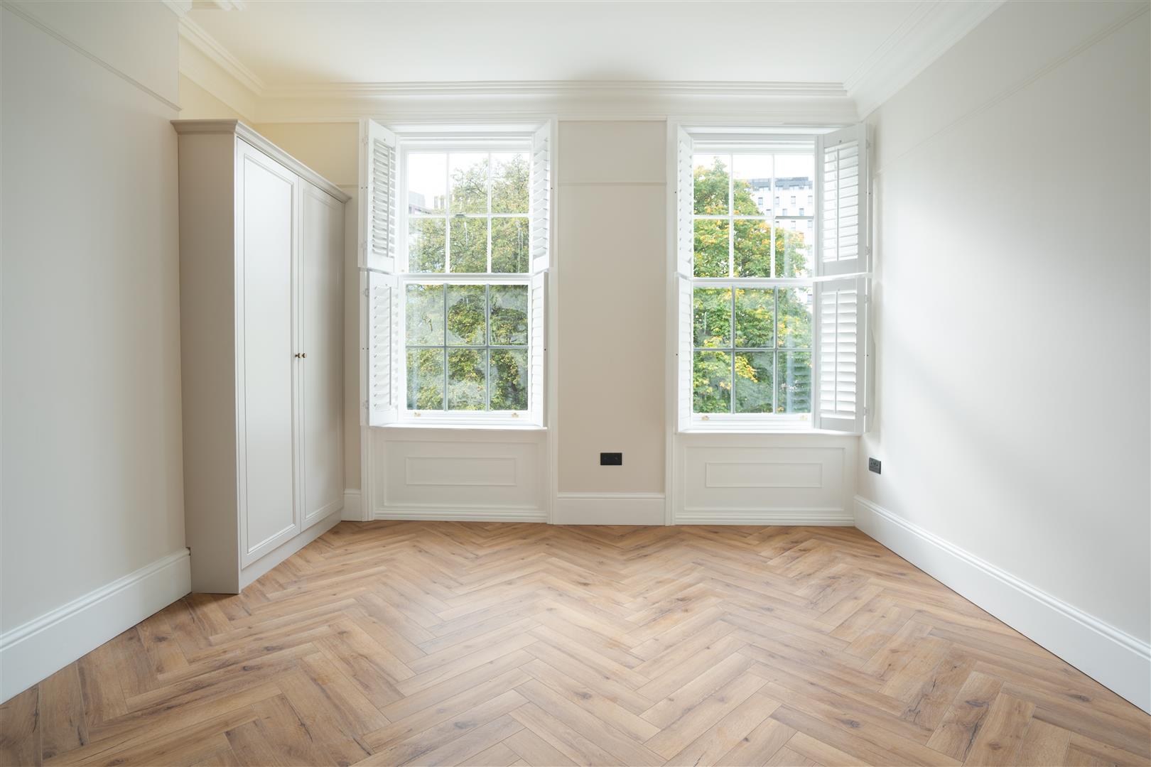 Flat Queen Square in Leeds