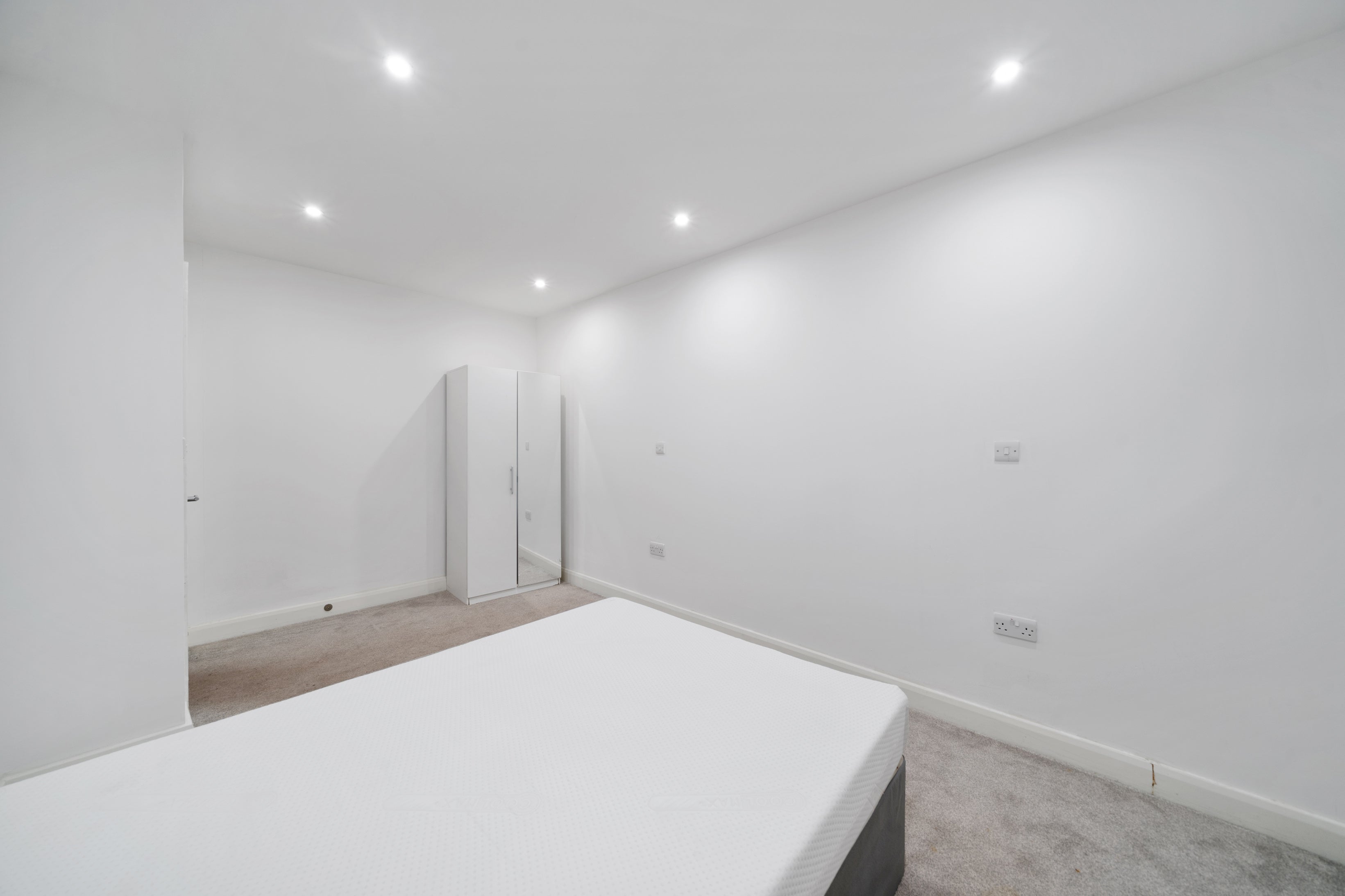 Flat Durnsford Road in Greater London