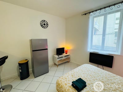 Chambre Place des Nougatiers à Loriol-sur-Drôme