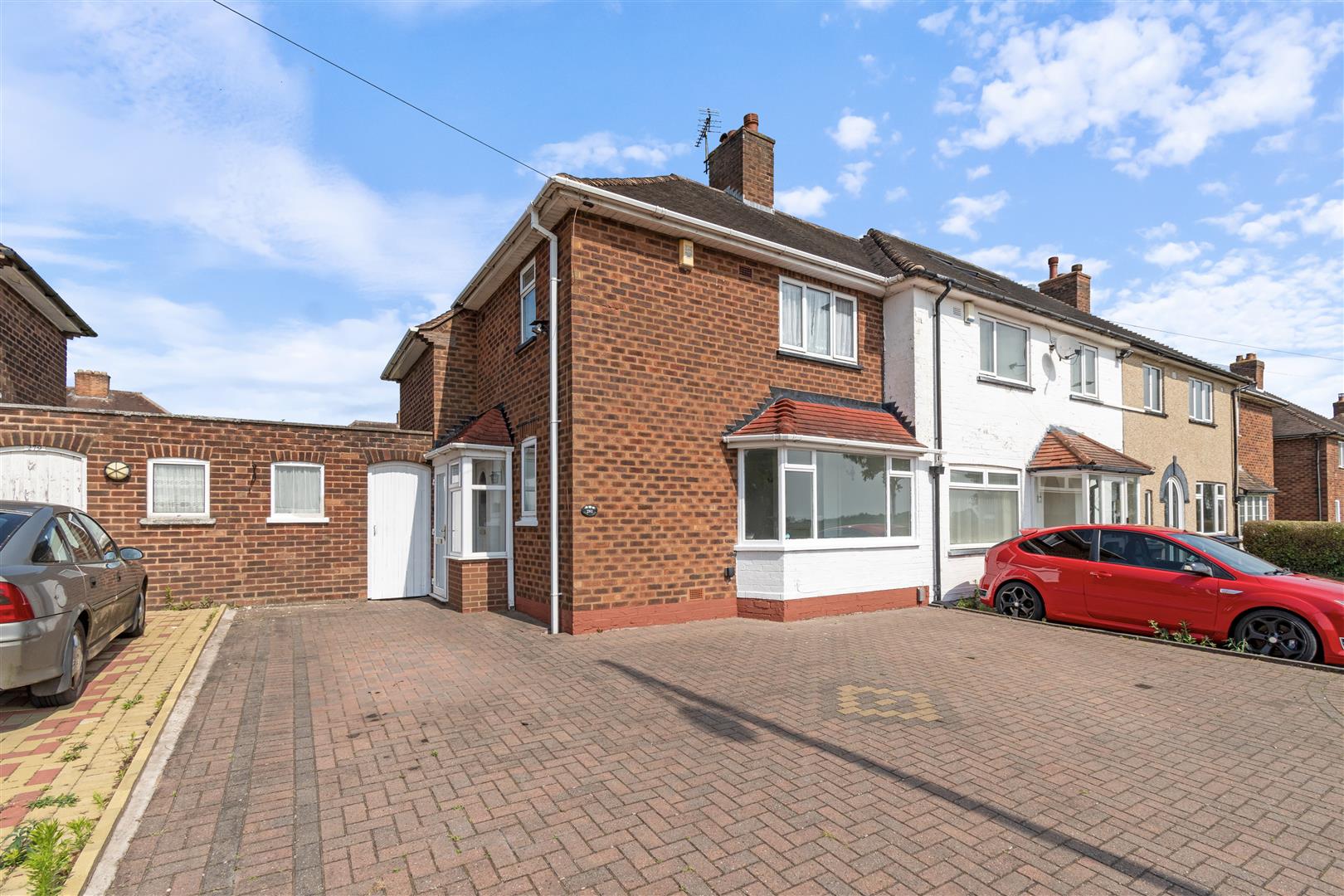 Flat Foley Road East in Walsall
