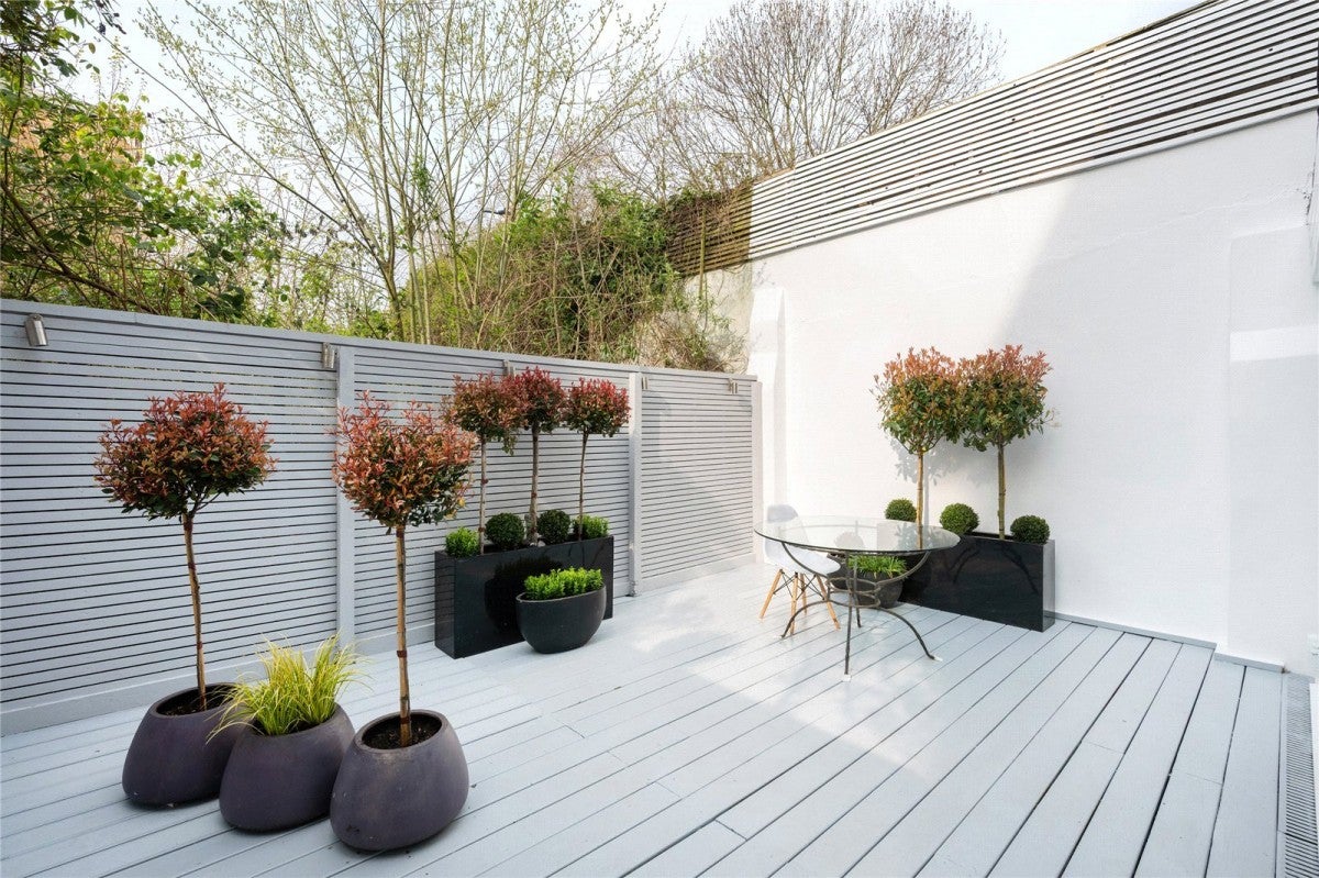Flat Brondesbury Road in Greater London